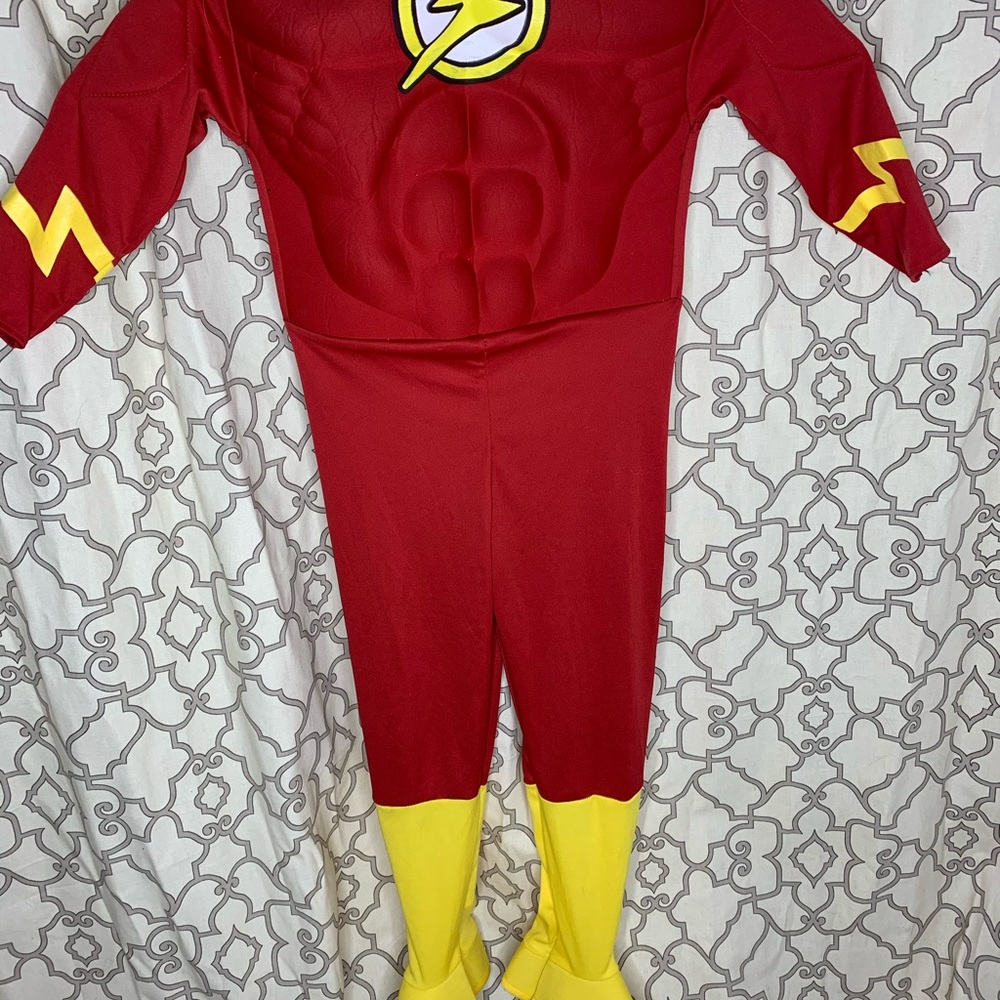 Flash Halloween costume DC comics built in muscles size small 5/6 kids